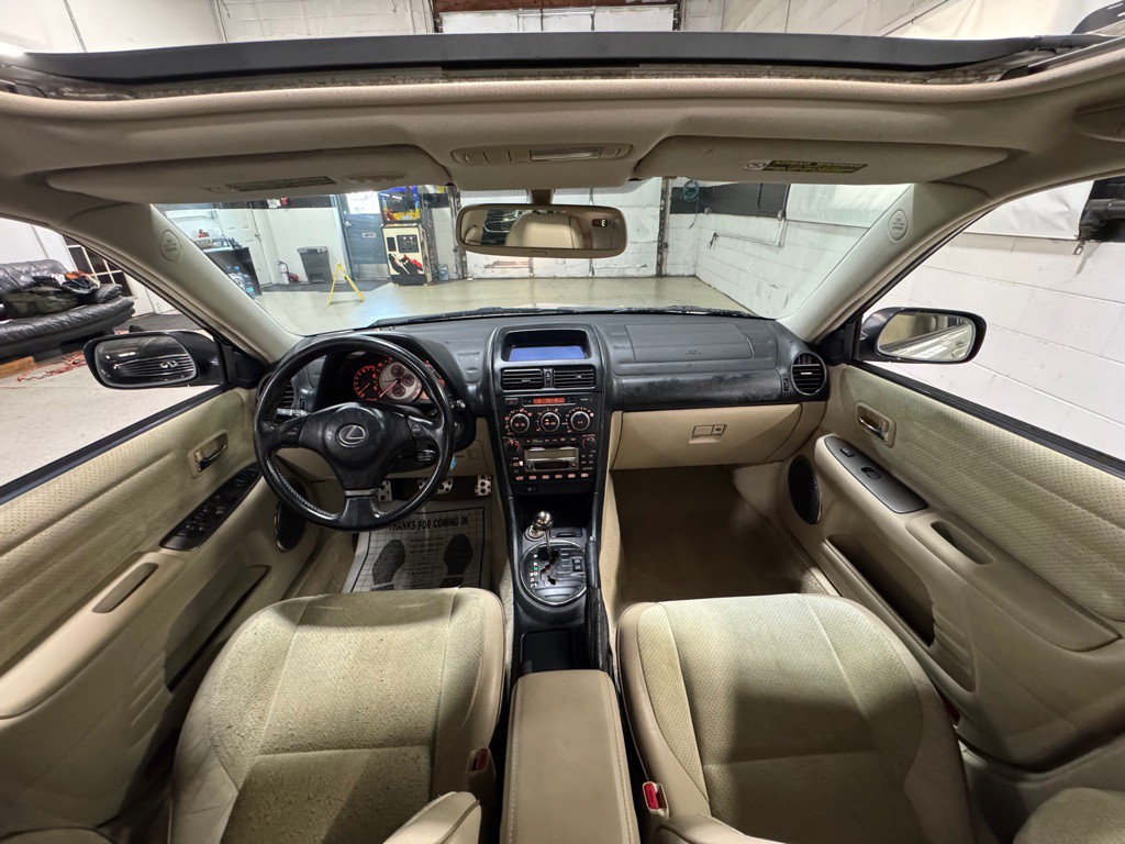 2003 Lexus IS Image 18