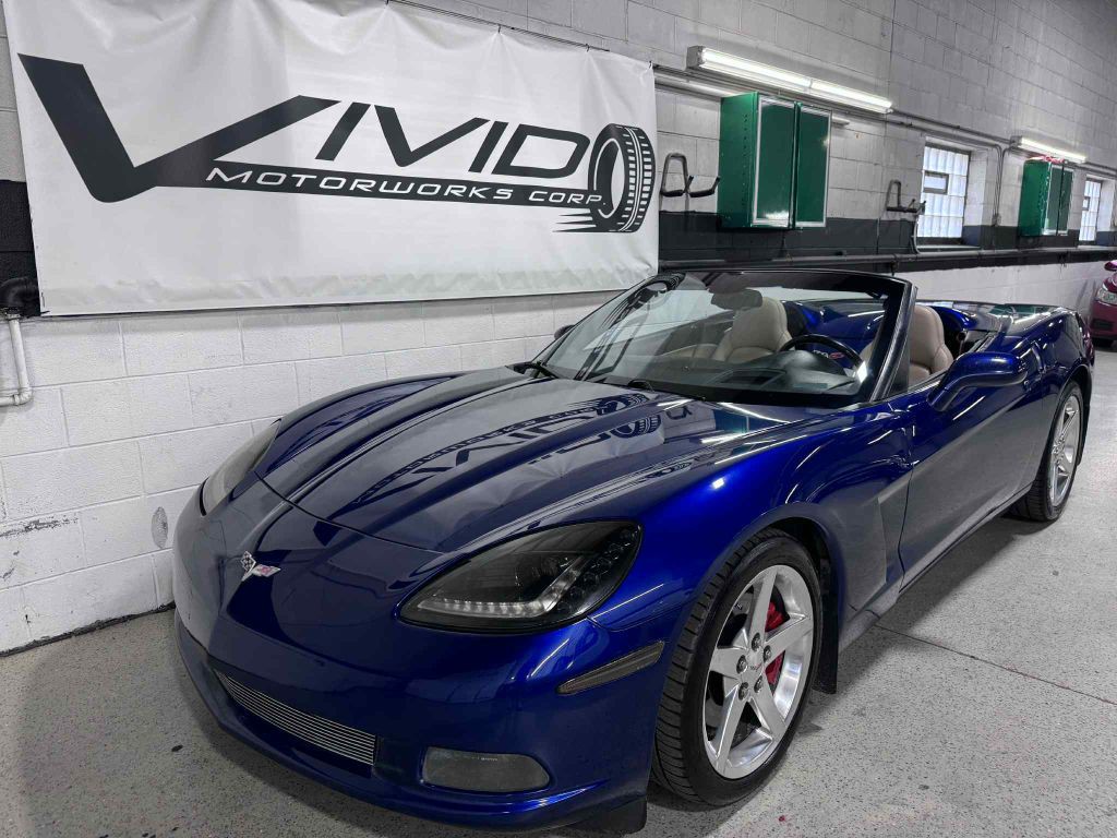 2005 Chevrolet Corvette Image 2