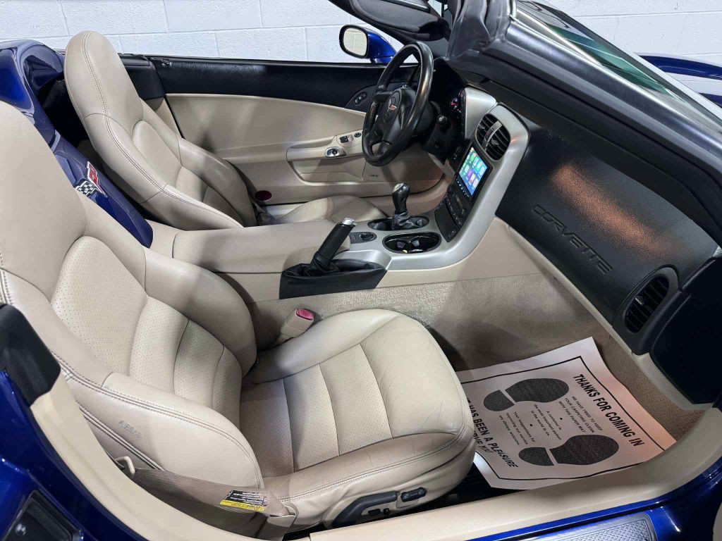2005 Chevrolet Corvette Image 20
