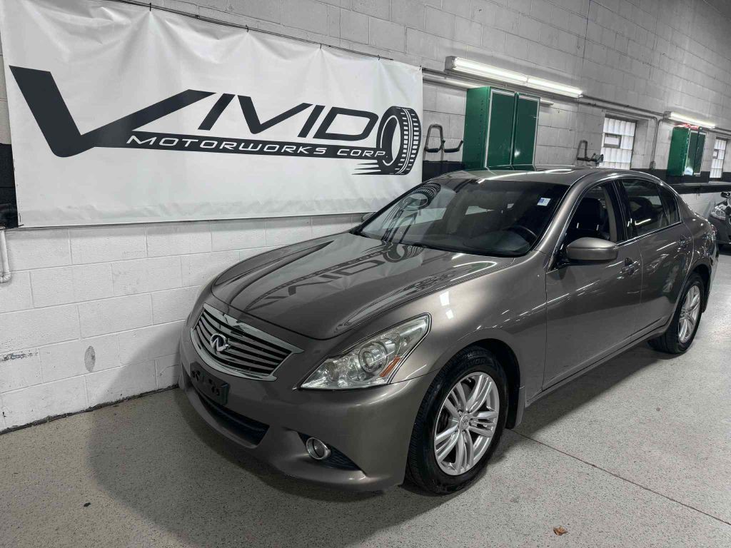 2010 INFINITI G37 Image 1