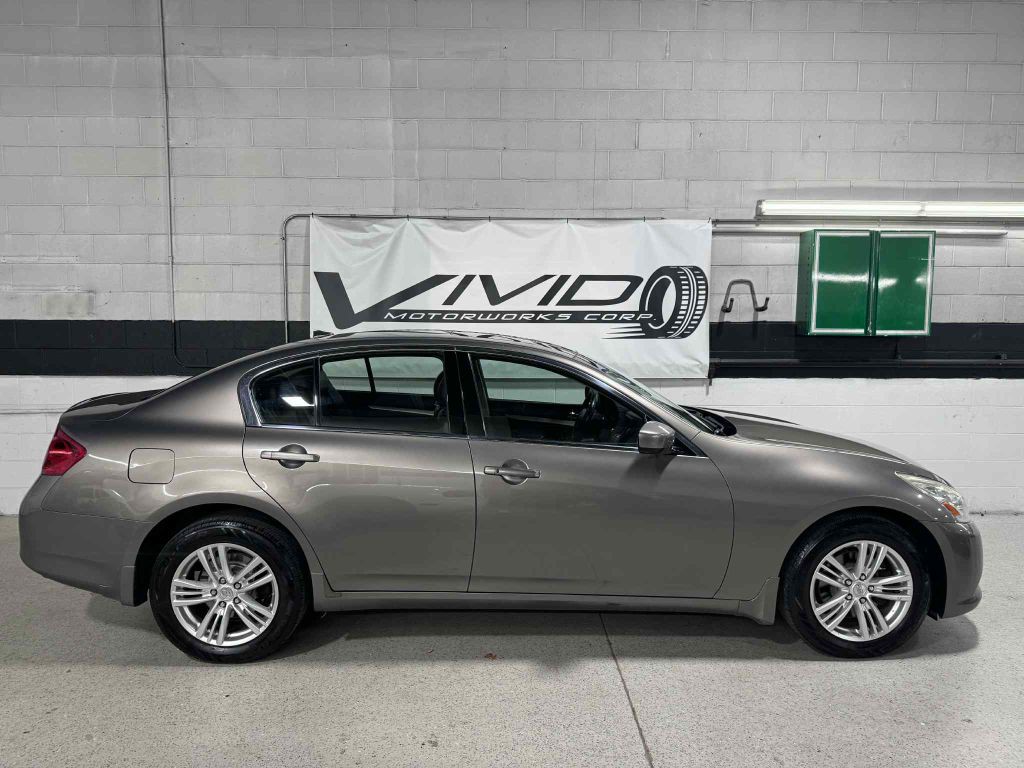 2010 INFINITI G37 Image 5