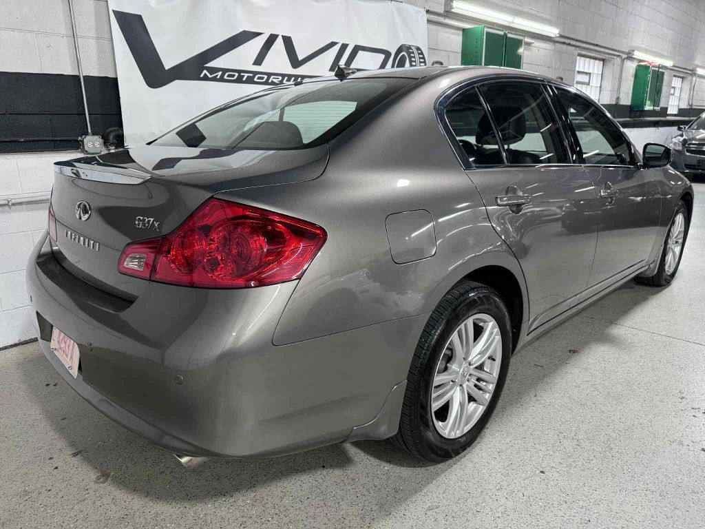 2010 INFINITI G37 Image 6