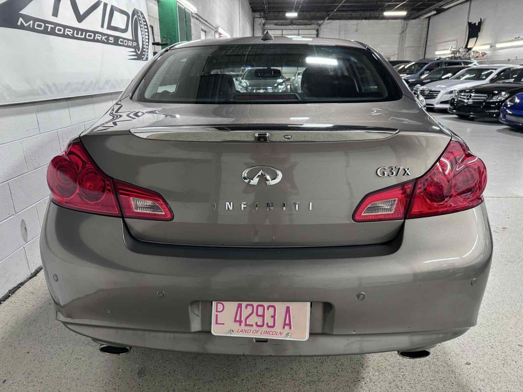 2010 INFINITI G37 Image 7