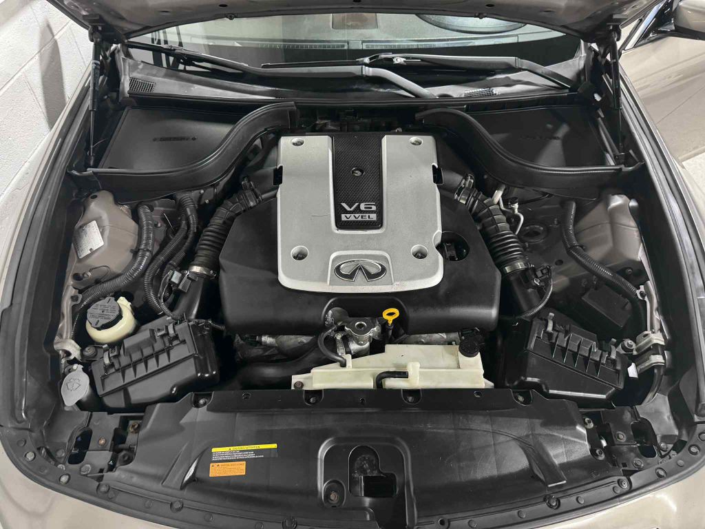 2010 INFINITI G37 Image 10