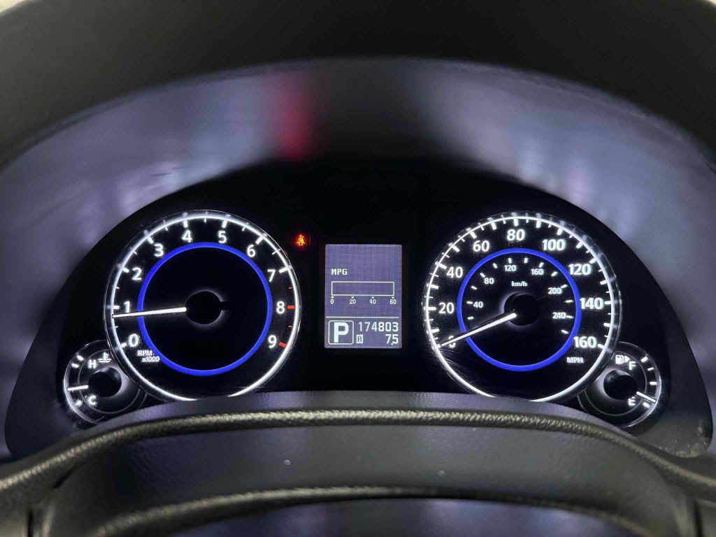 2010 INFINITI G37 Image 13
