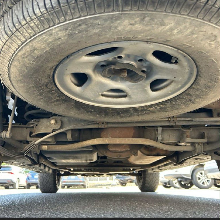 2001 GMC Yukon Image 13