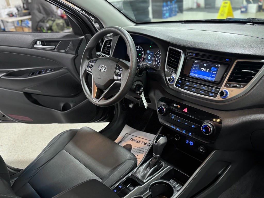 2016 Hyundai Tucson Image 18