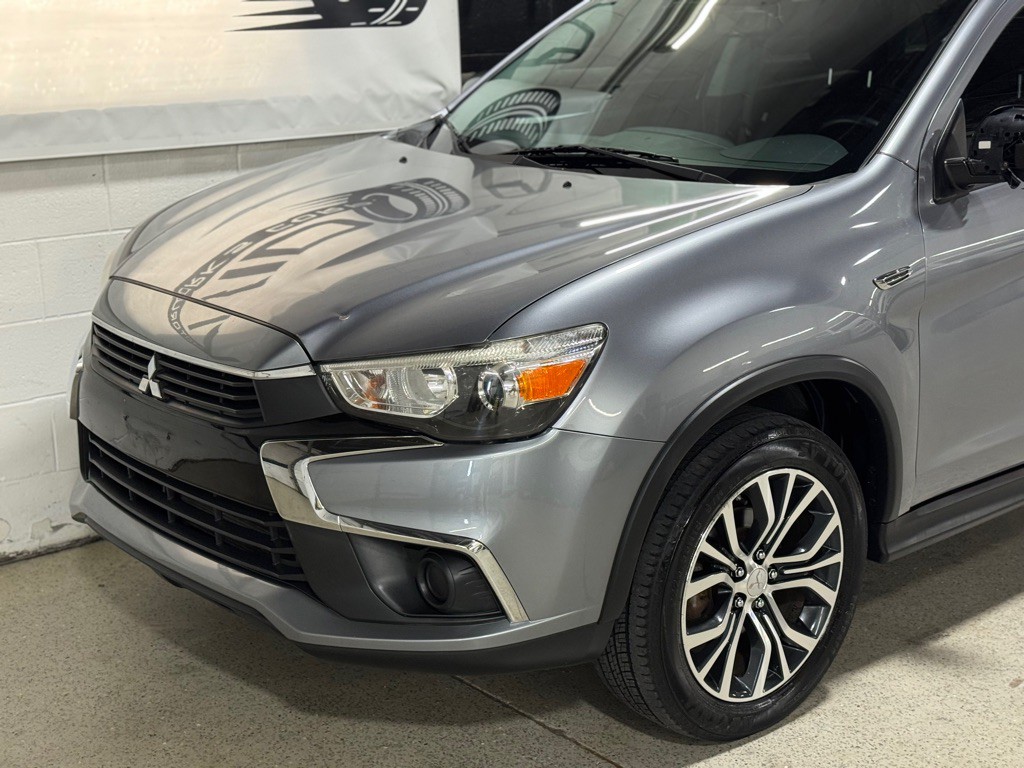 2016 Mitsubishi Outlander Image 11