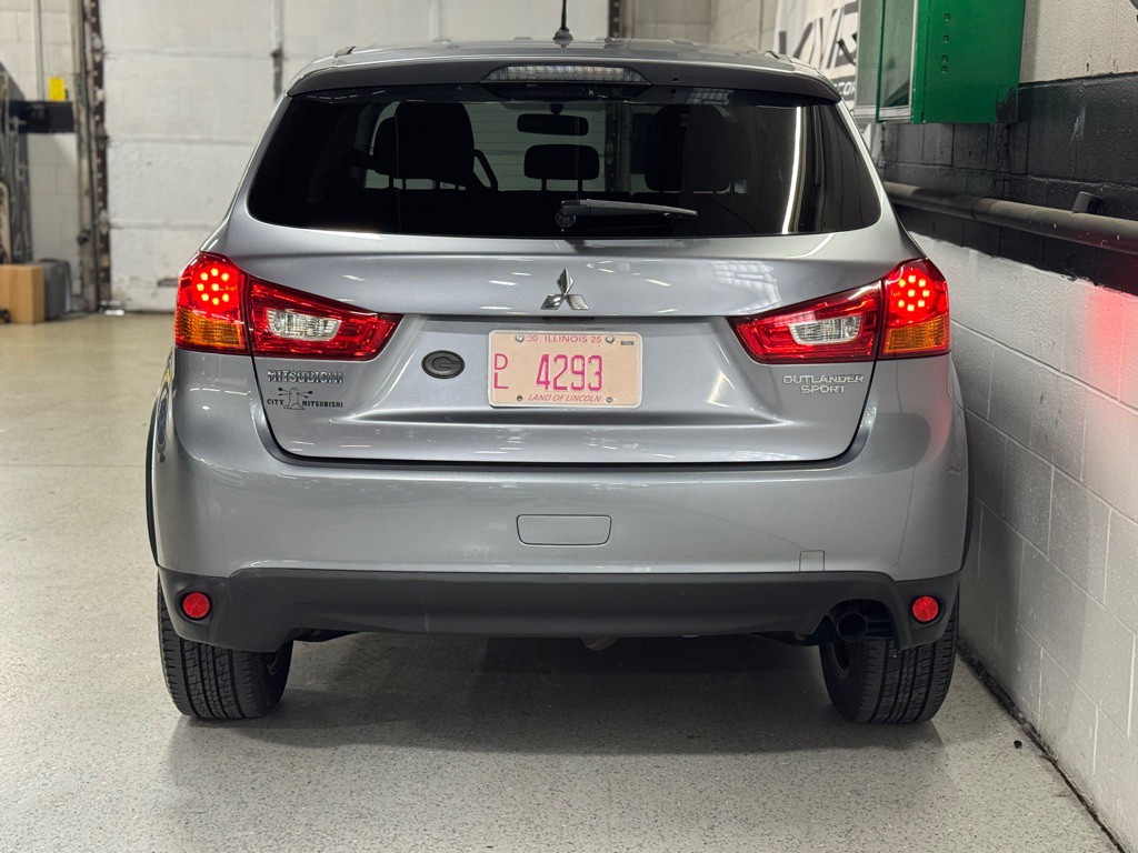 2016 Mitsubishi Outlander Image 15