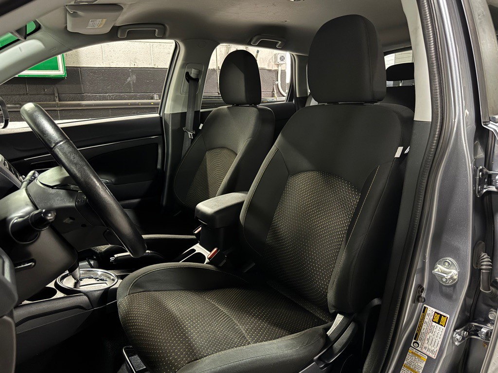 2016 Mitsubishi Outlander Image 17