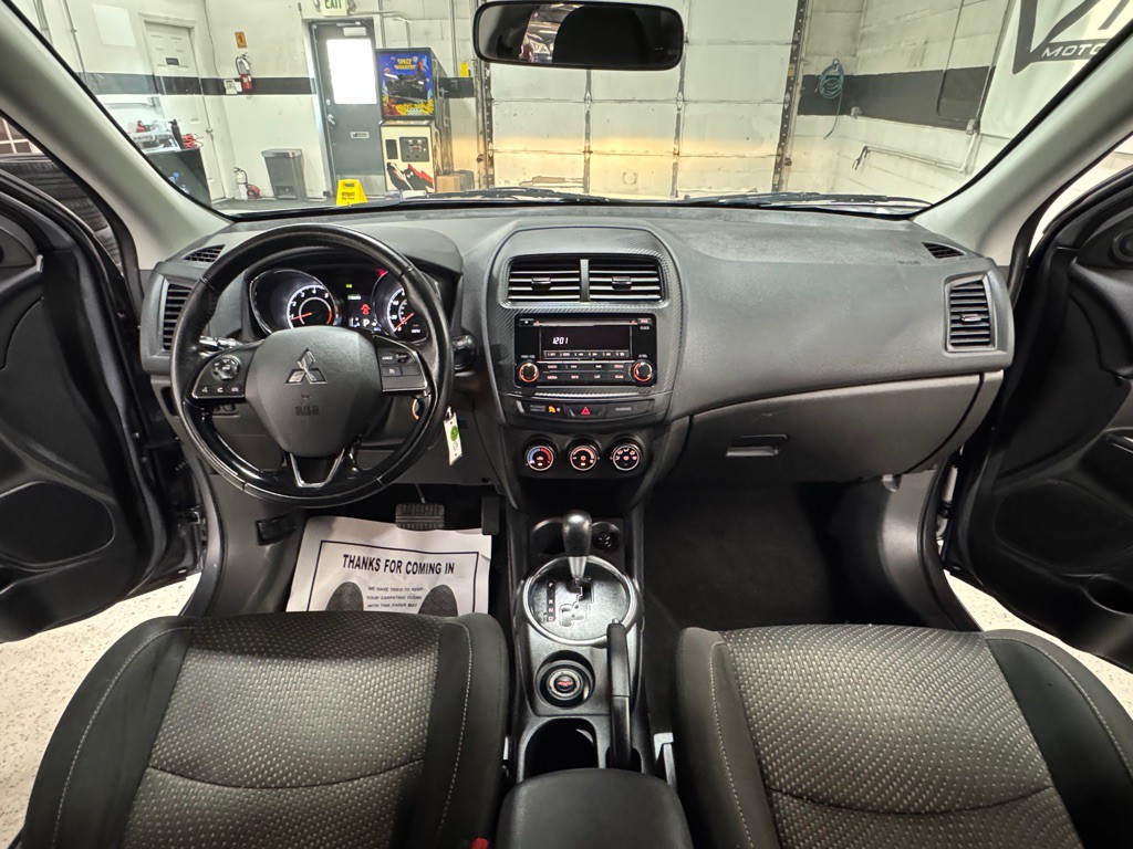 2016 Mitsubishi Outlander Image 19