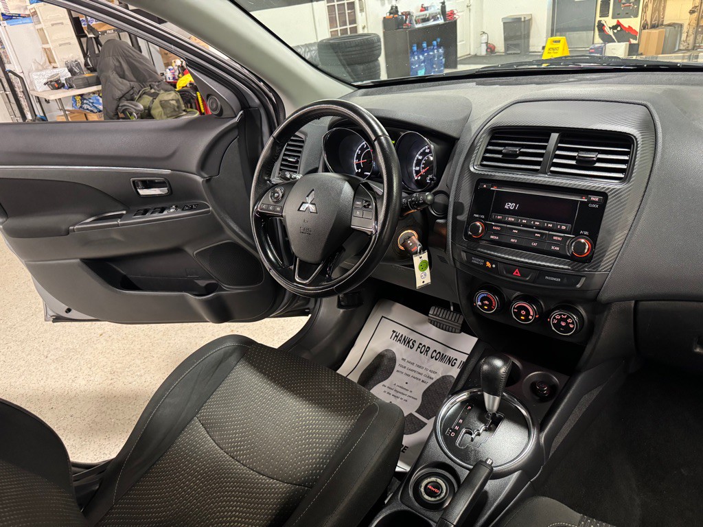 2016 Mitsubishi Outlander Image 21