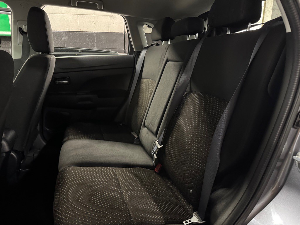 2016 Mitsubishi Outlander Image 22