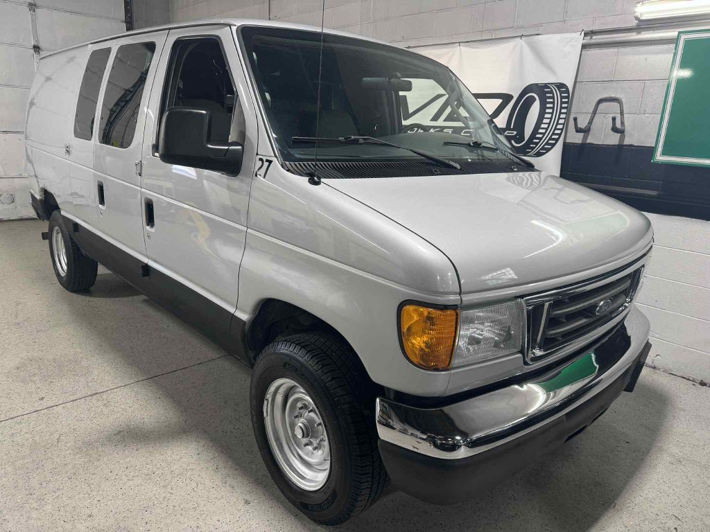 2006 Ford Econoline Image 3