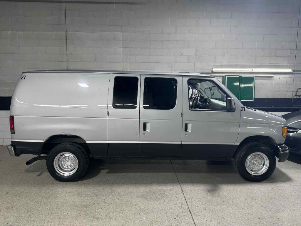 2006 Ford Econoline Image 4