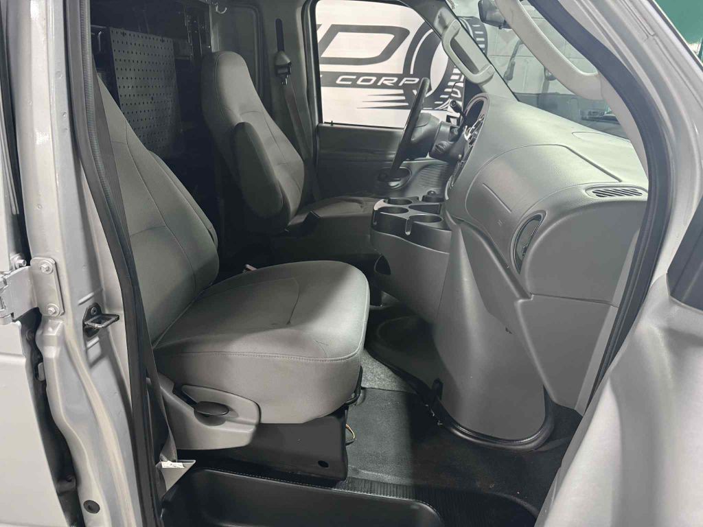 2006 Ford Econoline Image 14