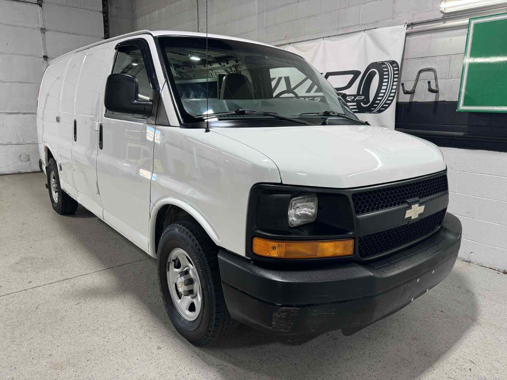 2004 Chevrolet Express Image 4
