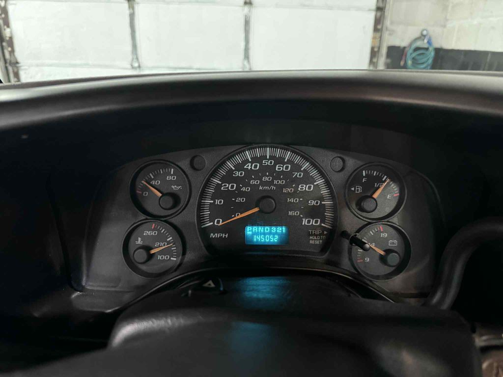 2004 Chevrolet Express Image 12