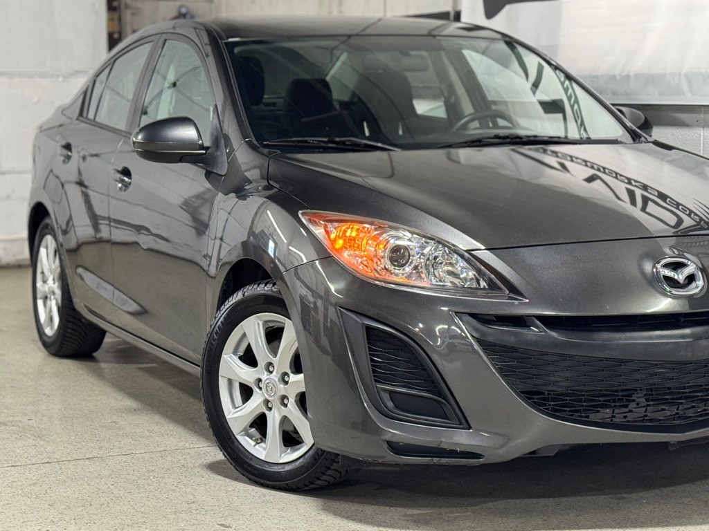 2010 Mazda Mazda3 Image 2