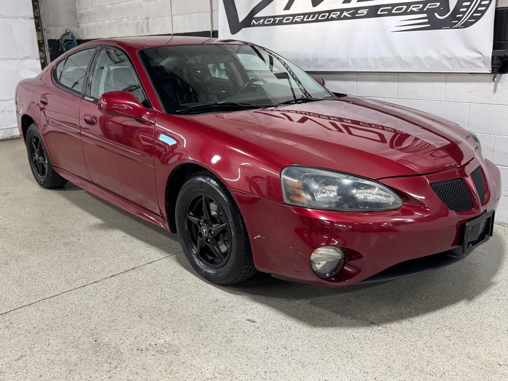 2004 Pontiac Grand Prix Image 4