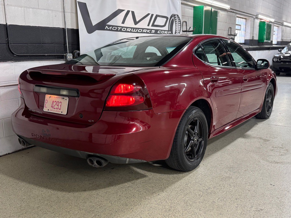 2004 Pontiac Grand Prix Image 7