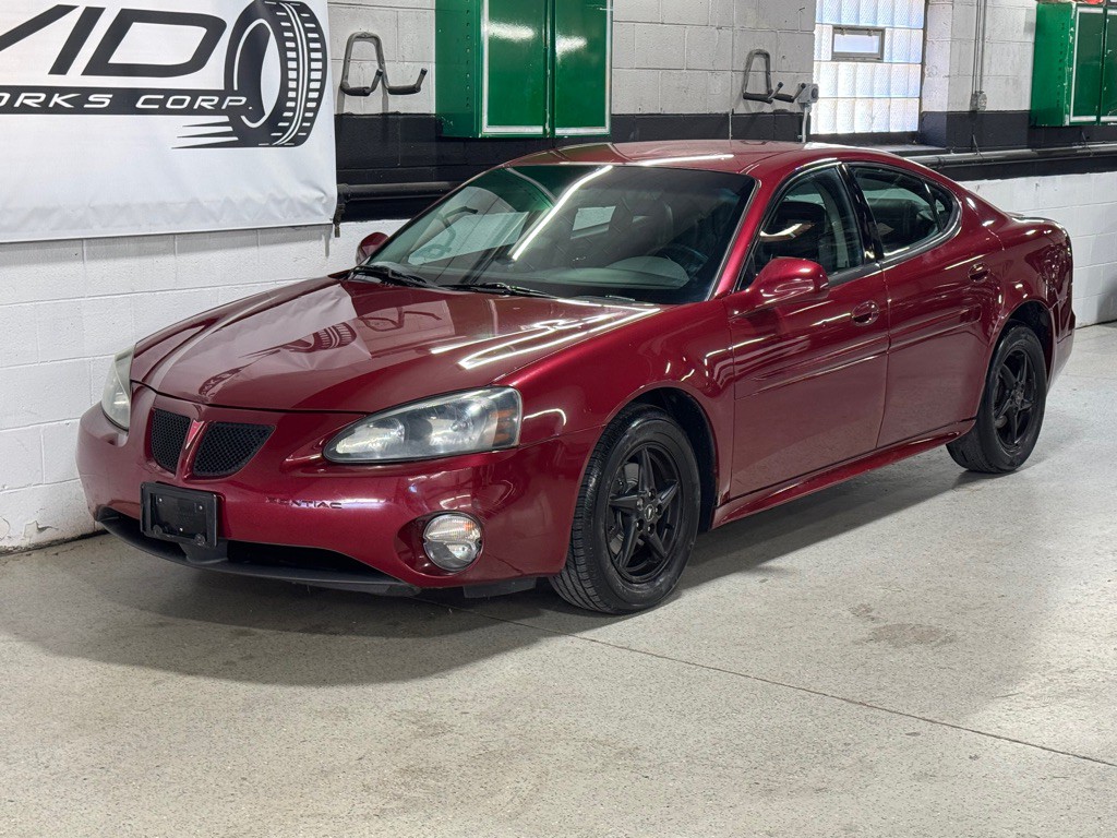 2004 Pontiac Grand Prix Image 9