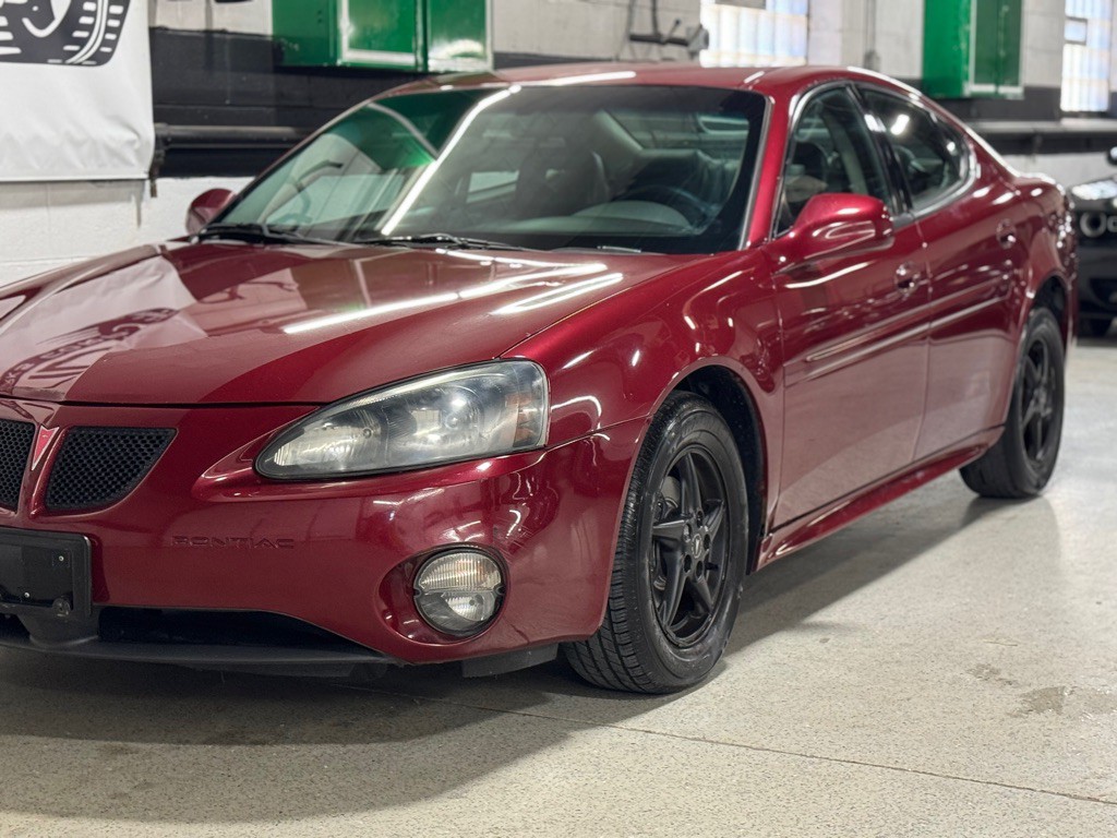 2004 Pontiac Grand Prix Image 10