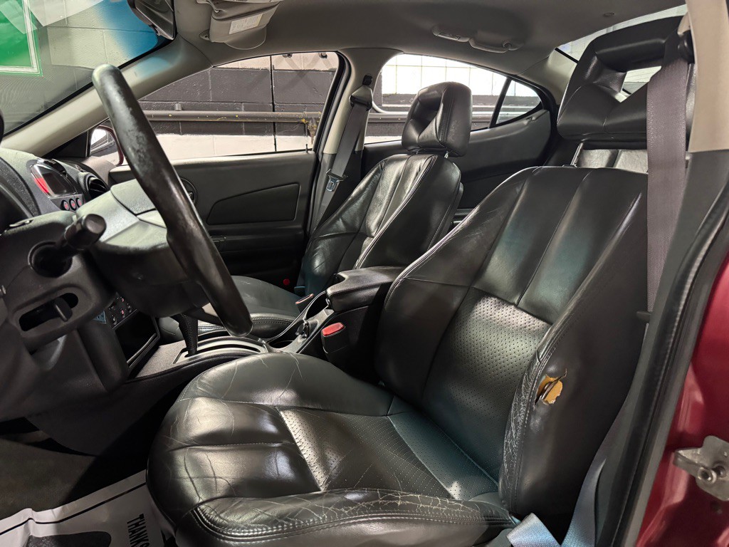 2004 Pontiac Grand Prix Image 16