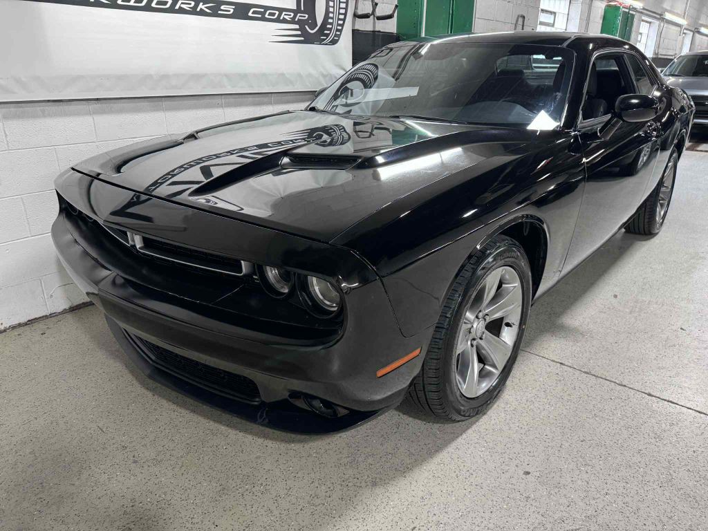 2016 Dodge Challenger Image 2