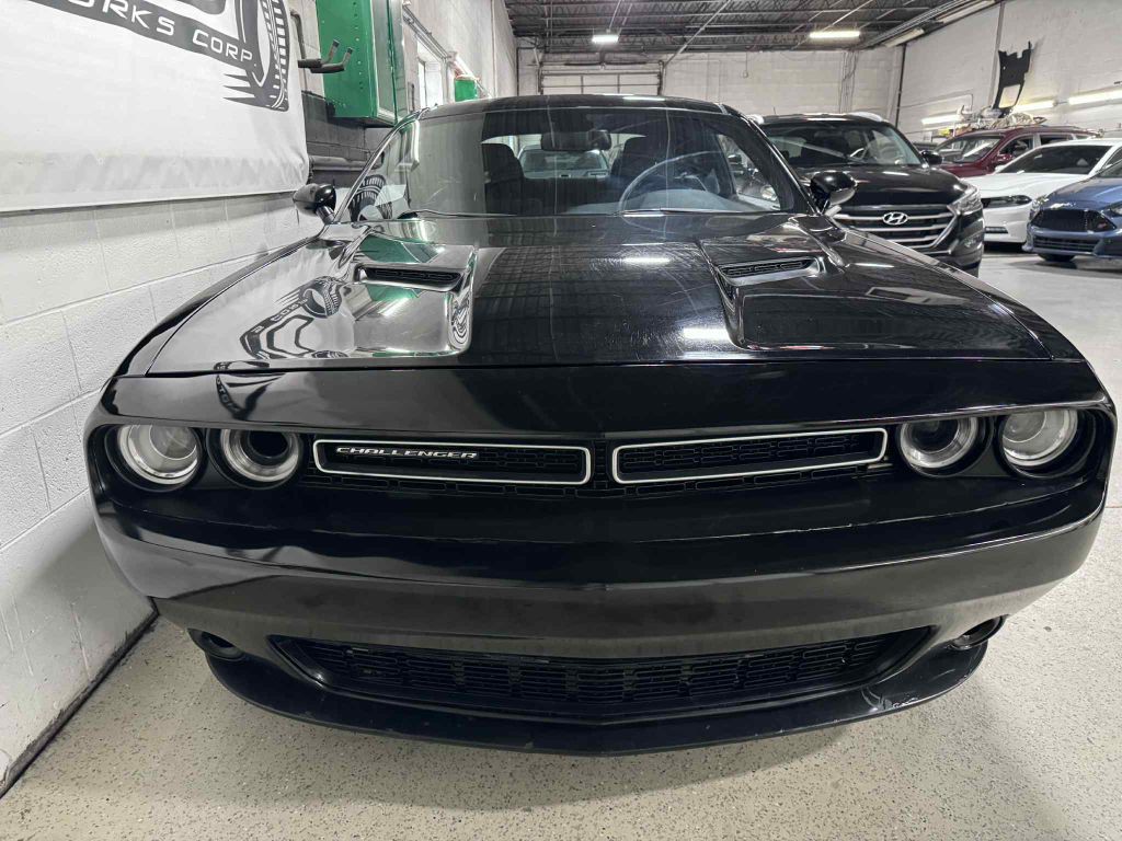 2016 Dodge Challenger Image 3