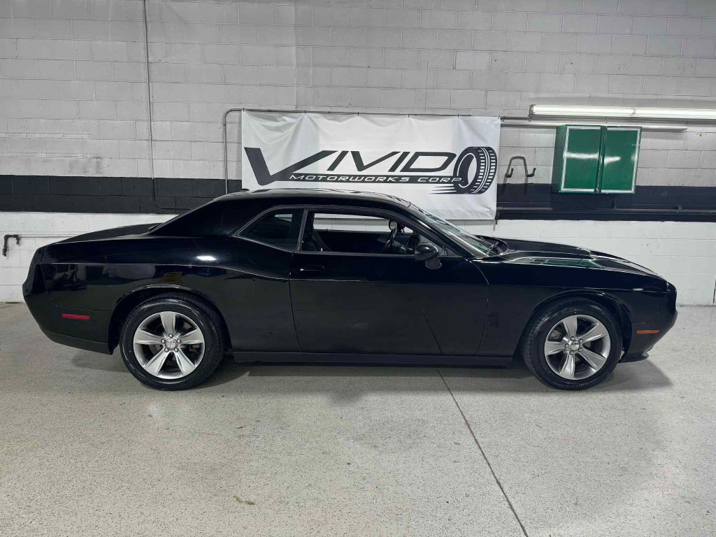 2016 Dodge Challenger Image 5