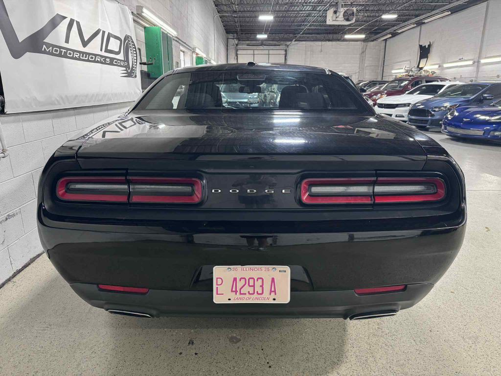 2016 Dodge Challenger Image 7