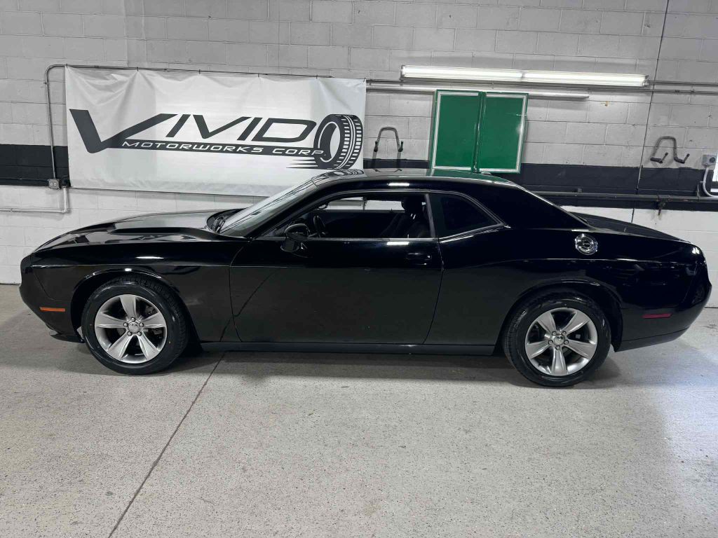 2016 Dodge Challenger Image 9