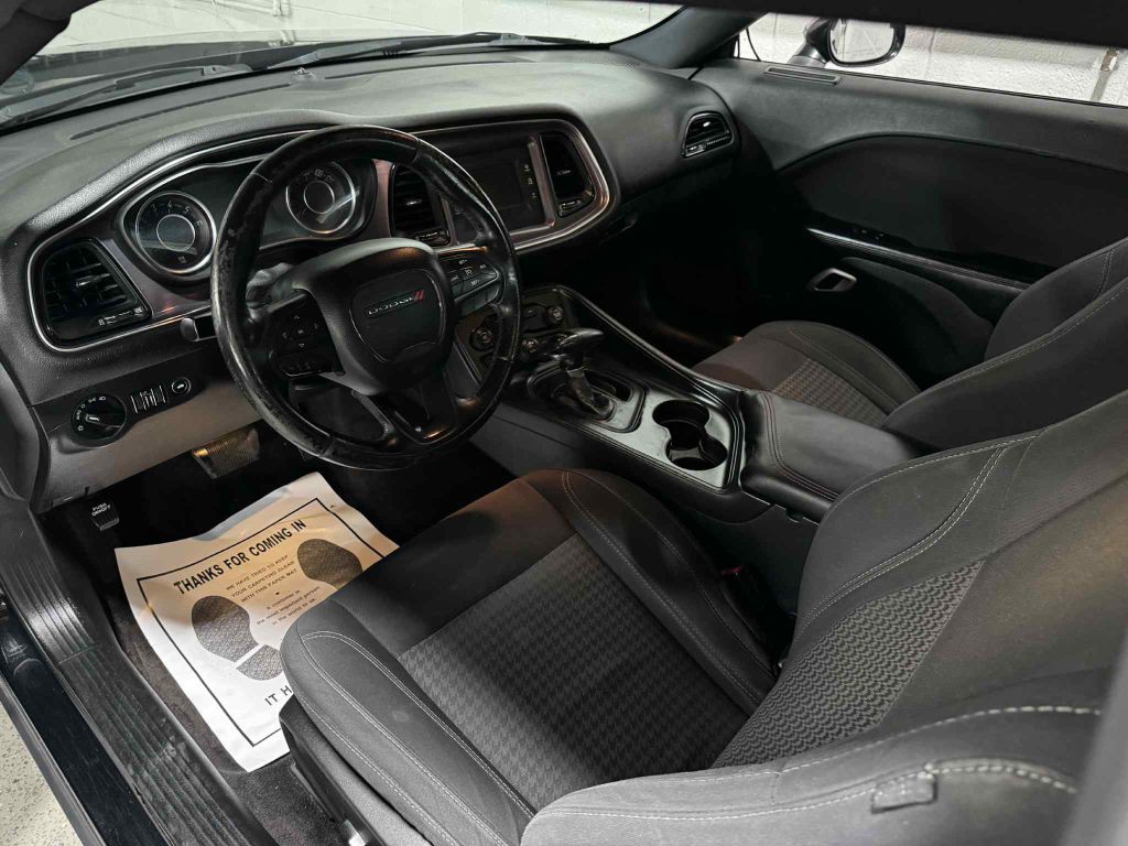 2016 Dodge Challenger Image 14