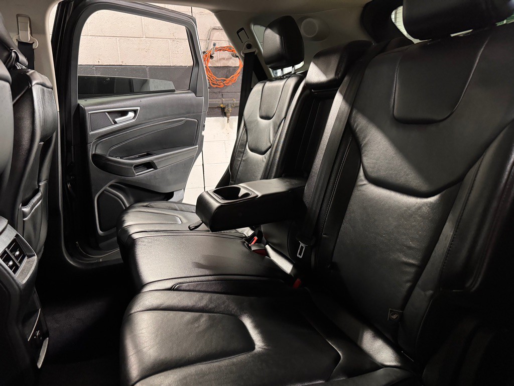 2016 Ford Edge Image 14