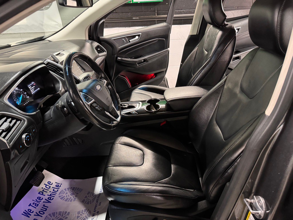 2016 Ford Edge Image 15