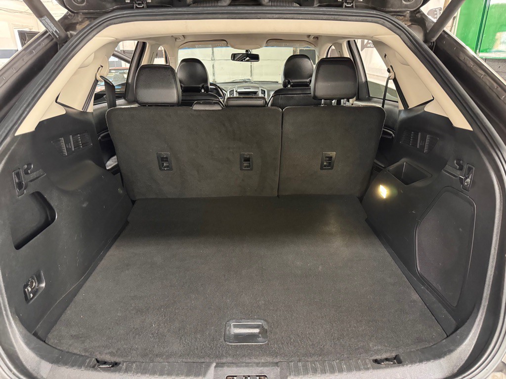 2016 Ford Edge Image 17