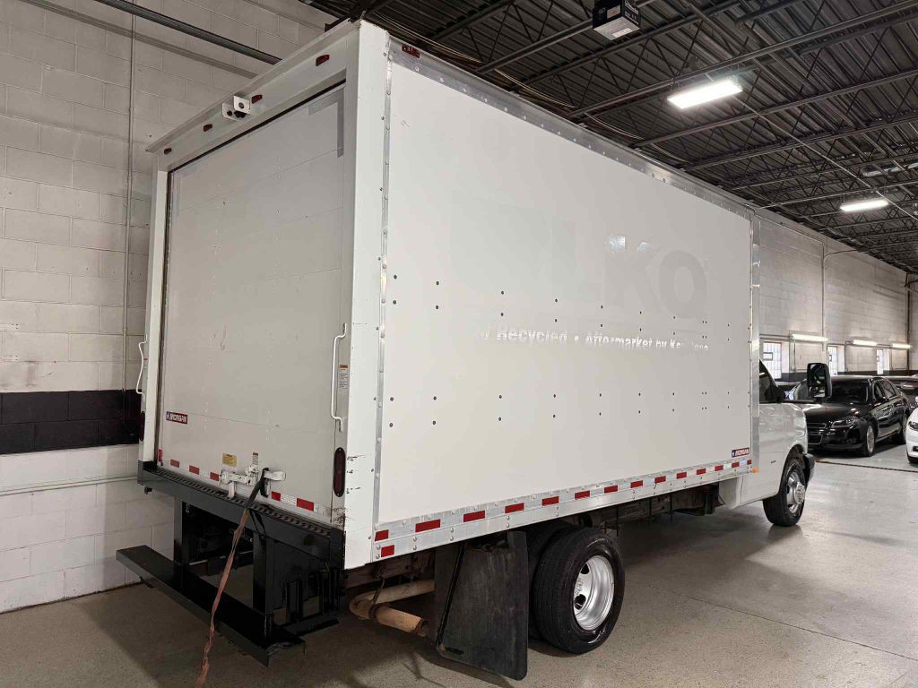 2018 Chevrolet Express Image 5