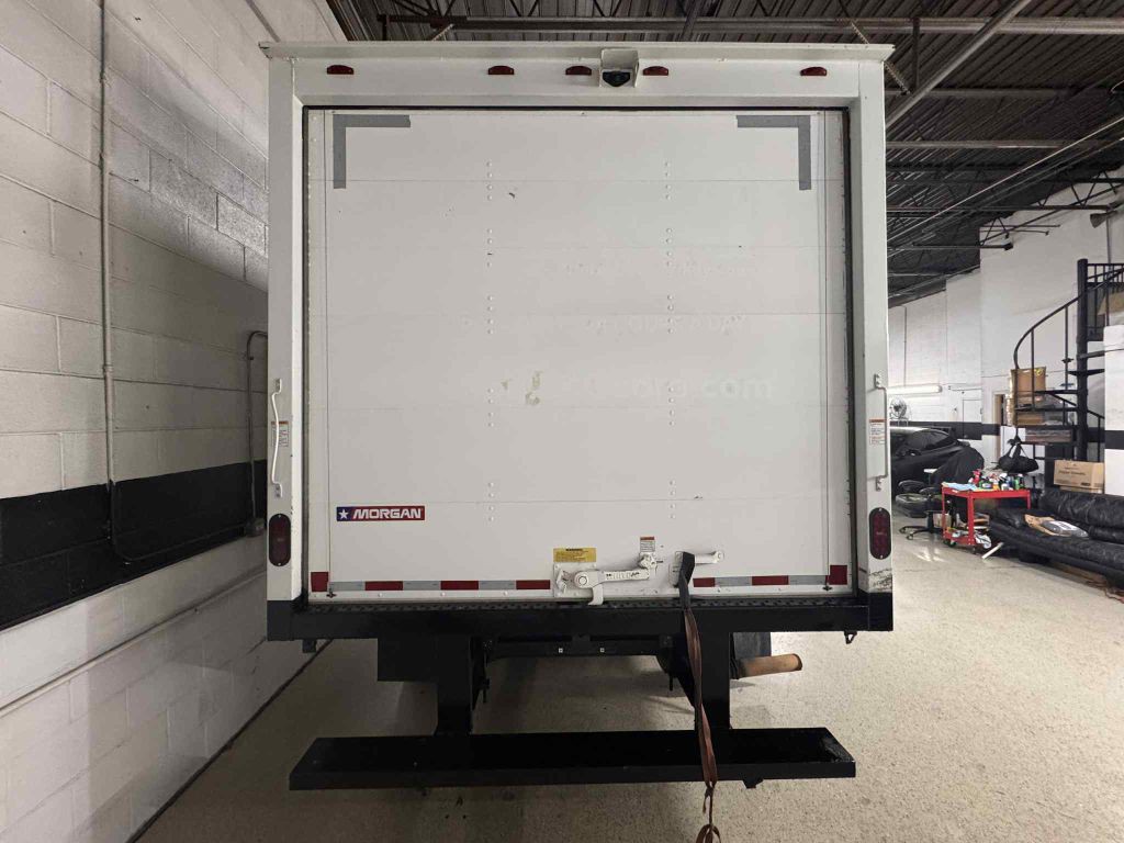 2018 Chevrolet Express Image 6