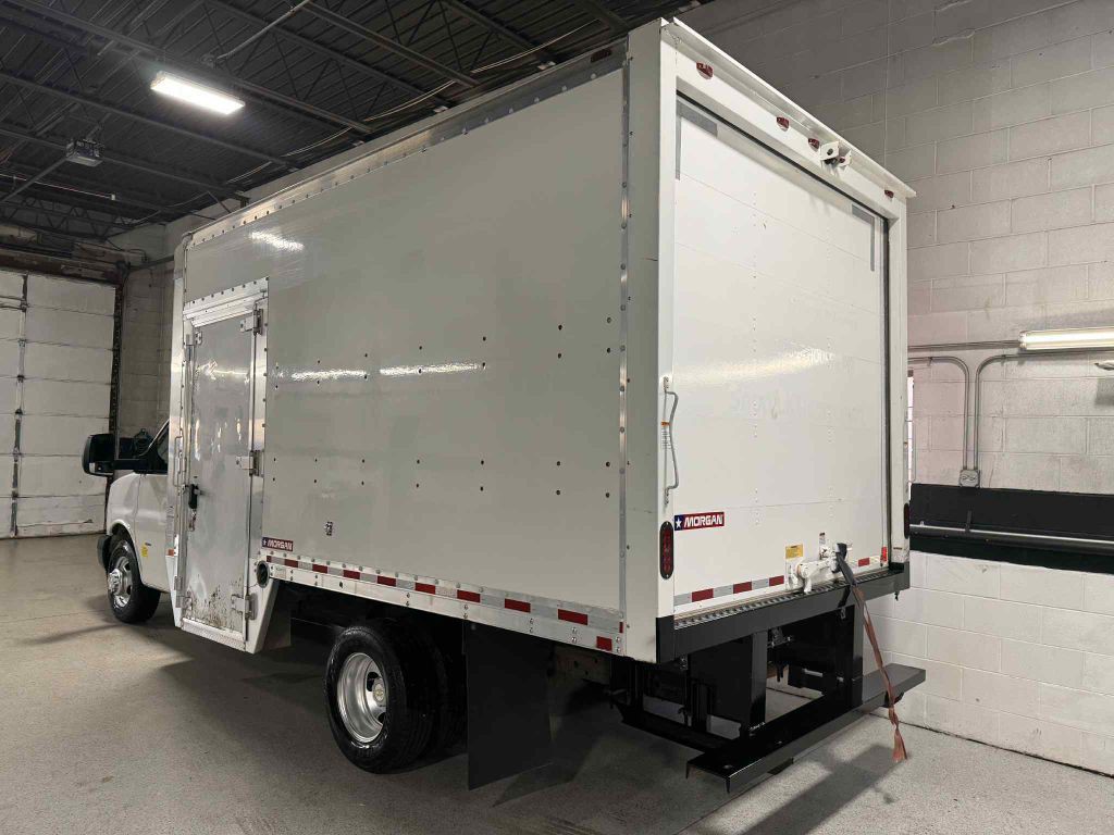 2018 Chevrolet Express Image 7