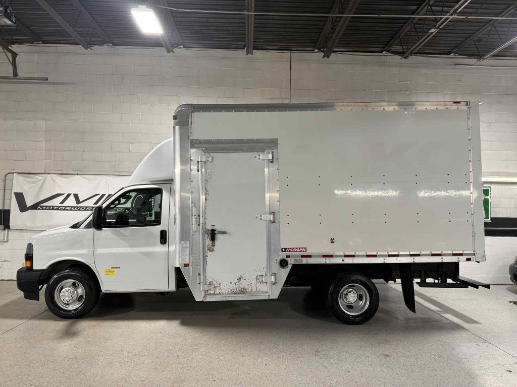 2018 Chevrolet Express Image 8