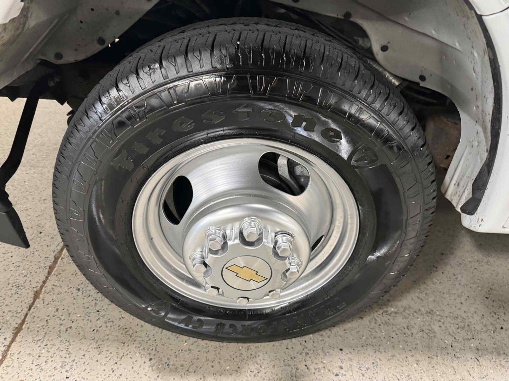 2018 Chevrolet Express Image 14