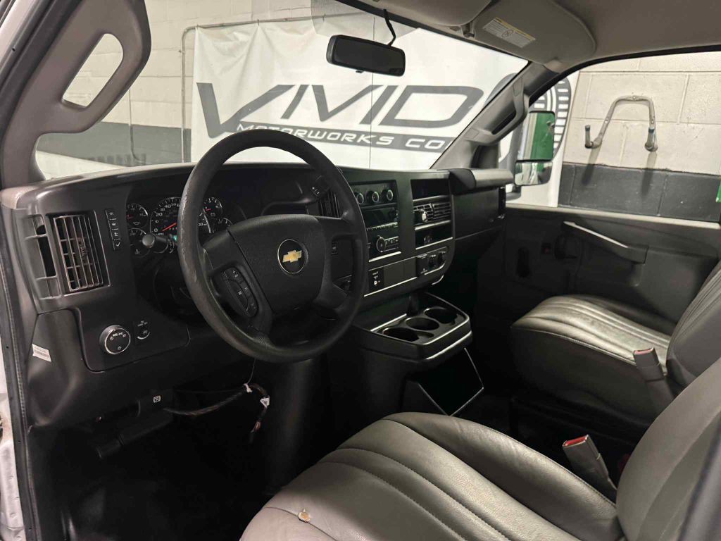 2018 Chevrolet Express Image 20