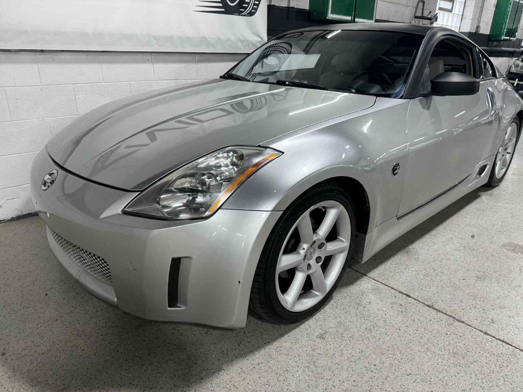 2003 Nissan 350Z Image 2