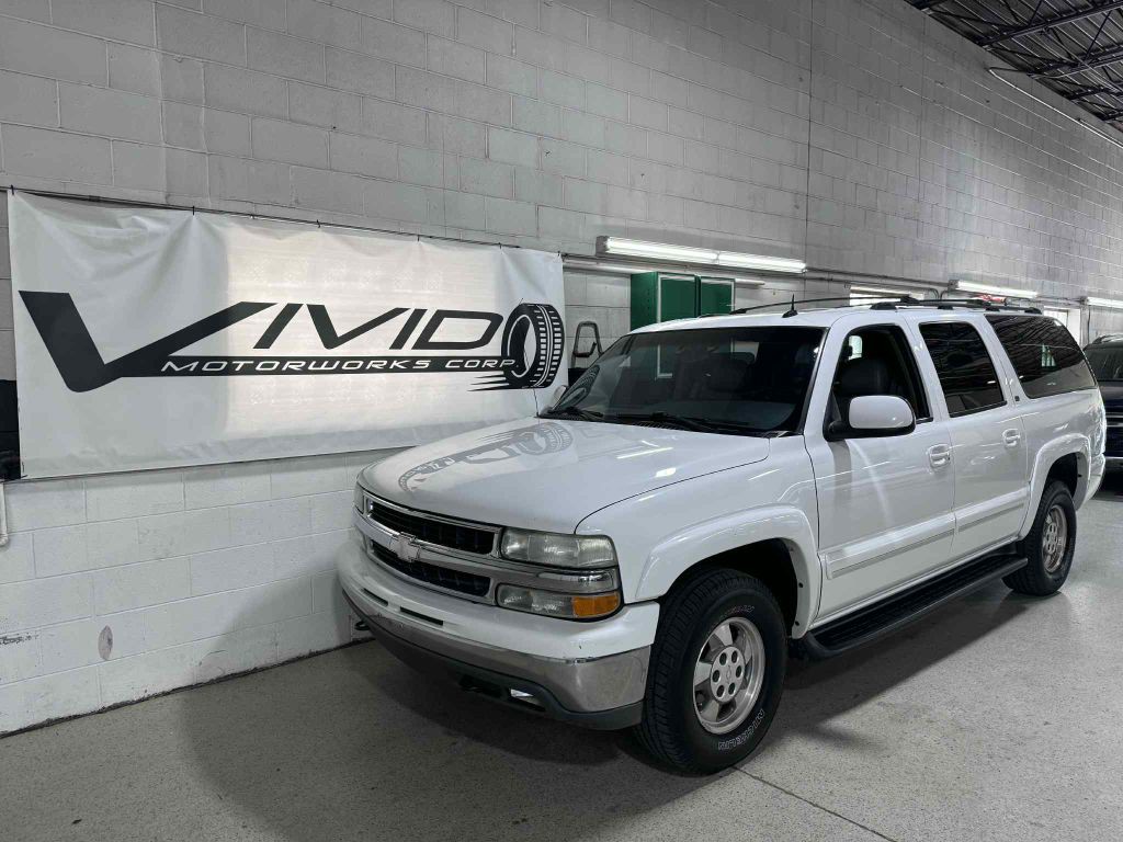 2003 Chevrolet Suburban Image 1