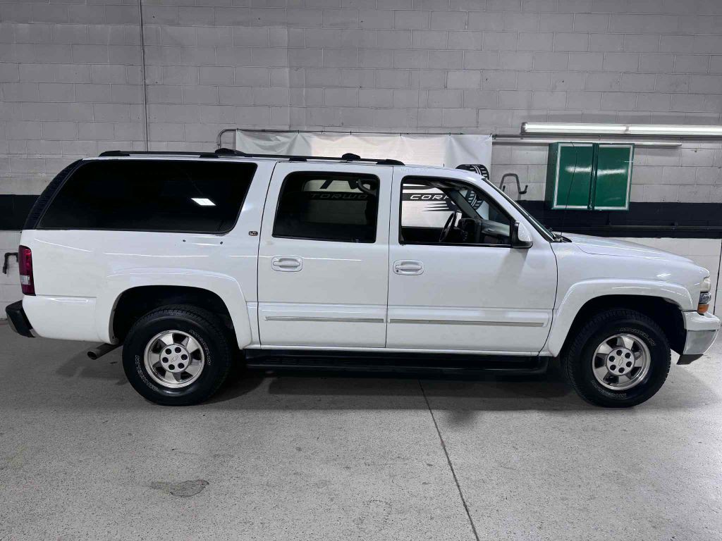 2003 Chevrolet Suburban Image 5