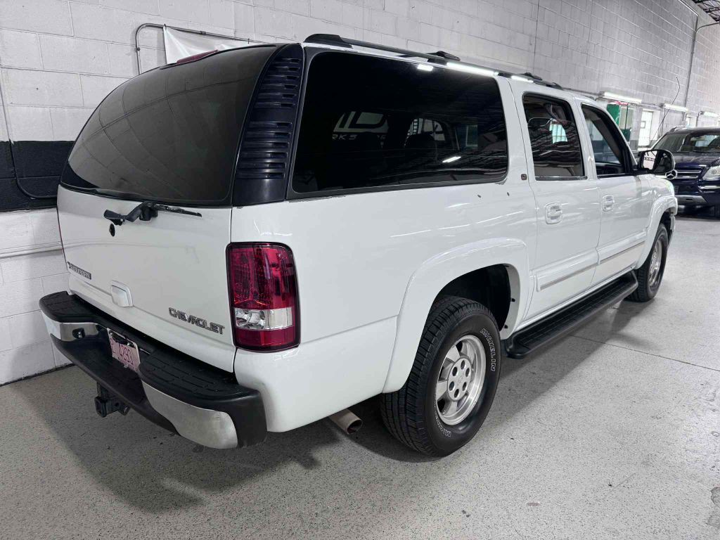 2003 Chevrolet Suburban Image 6
