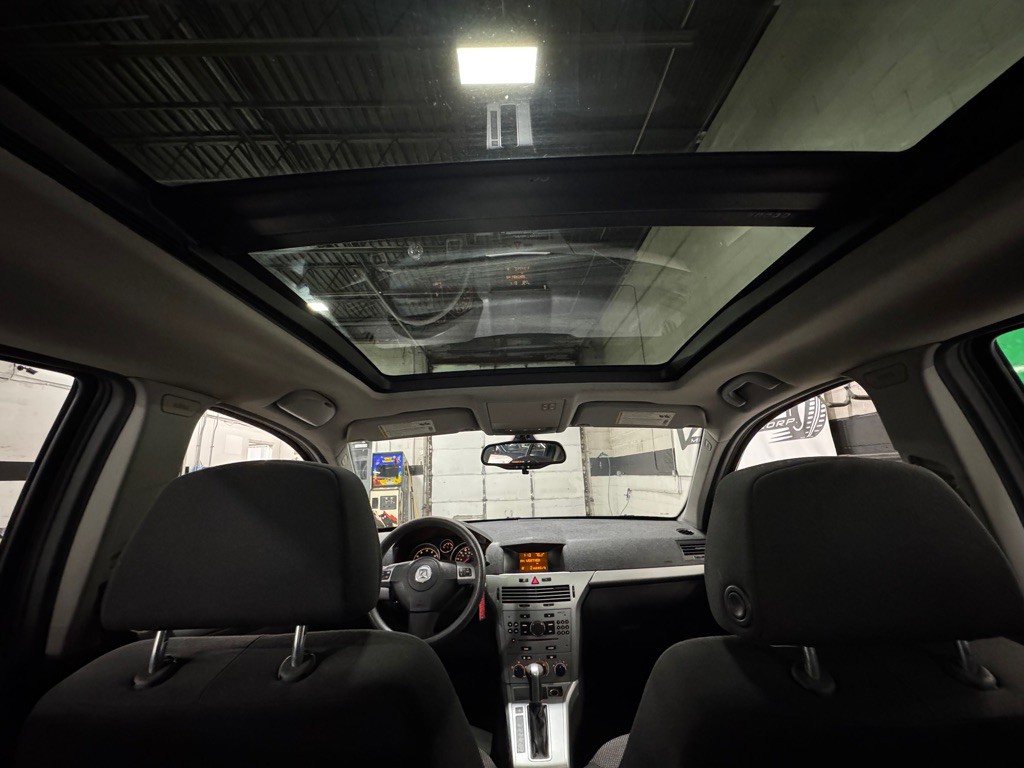 2008 Saturn Astra Image 17