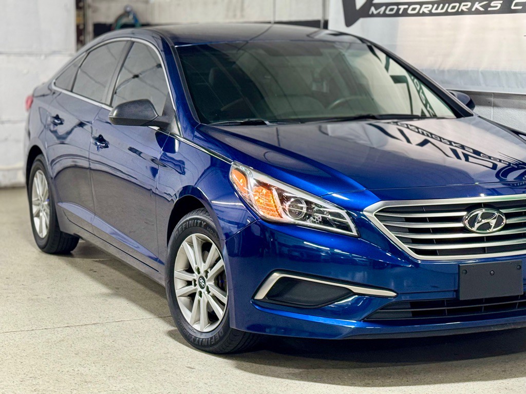 2017 Hyundai Sonata Image 2