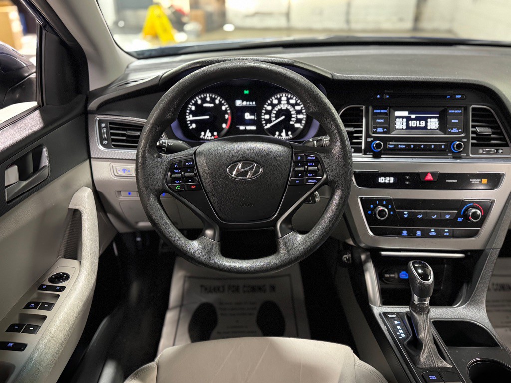 2017 Hyundai Sonata Image 21